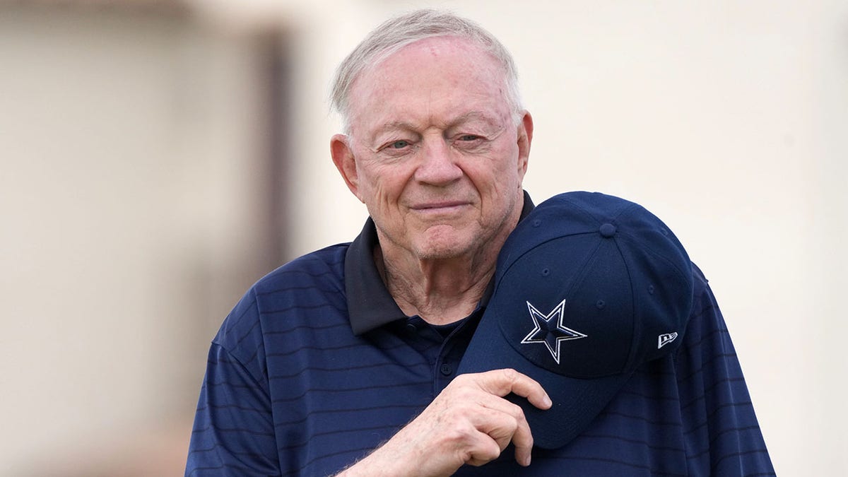 Cowboys' Jerry Jones talks dire skin cancer battle | Fox News